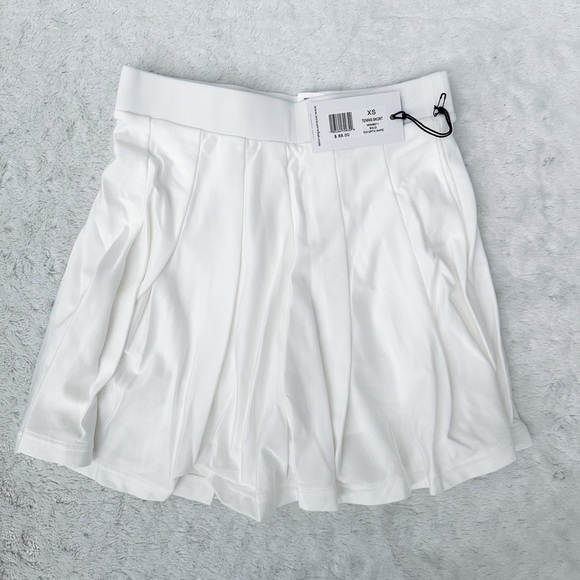 NWT- WEWOREWHAT Pleated High-Rise Stretch-Woven Tennis Skort -
Optic White - Picture 5 of 13